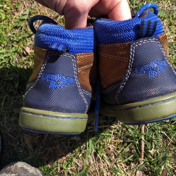 OshKosh boys size 10 boot - Picture 8 of 8